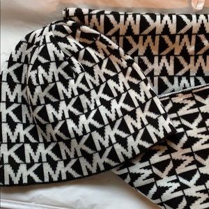 New Michael Kors Scarf and Hat set